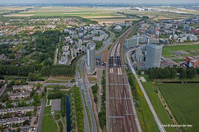 Luchtfoto van stationsgebied Hoofddorp
